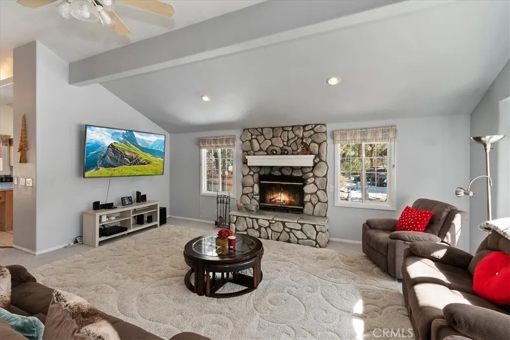 737 E Mountain View