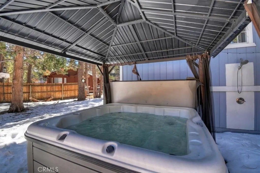 Photo of 737 E Mountain View, Big Bear Lake, CA 92314 (MLS # IG26043460)