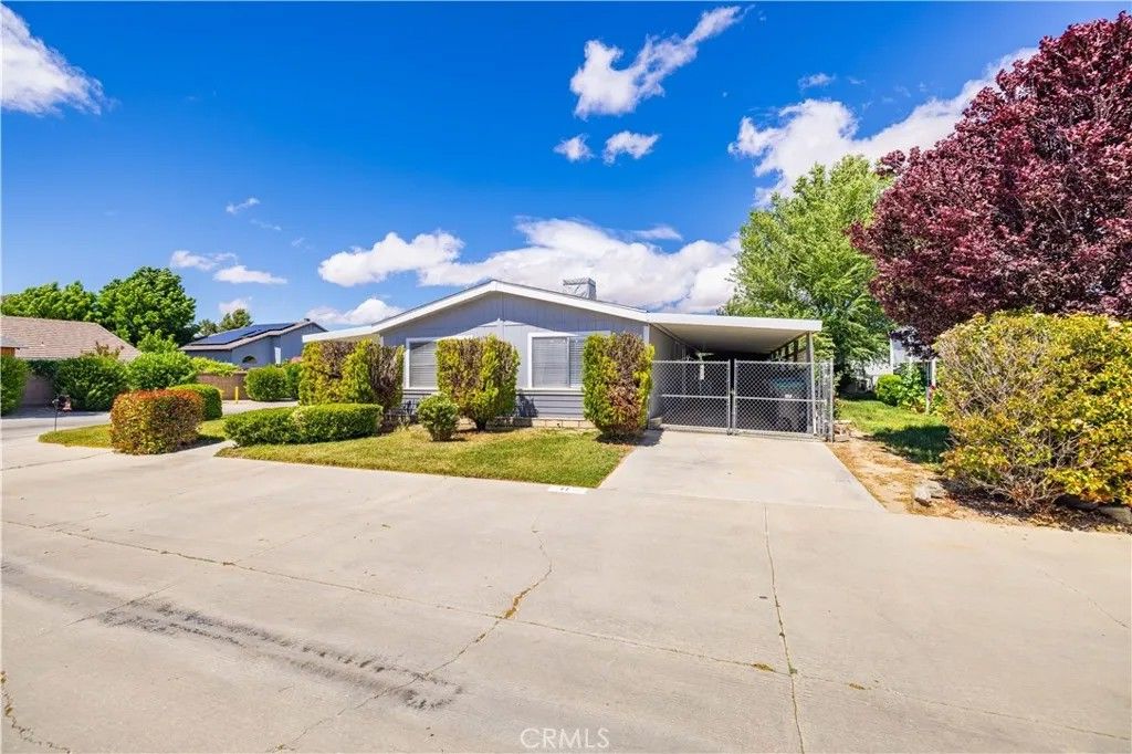 Photo of 45465 25th St #11, Lancaster, CA 93535 (MLS # OC26081497)