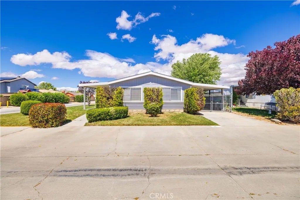 Photo of 45465 25th St #11, Lancaster, CA 93535 (MLS # OC26081497)