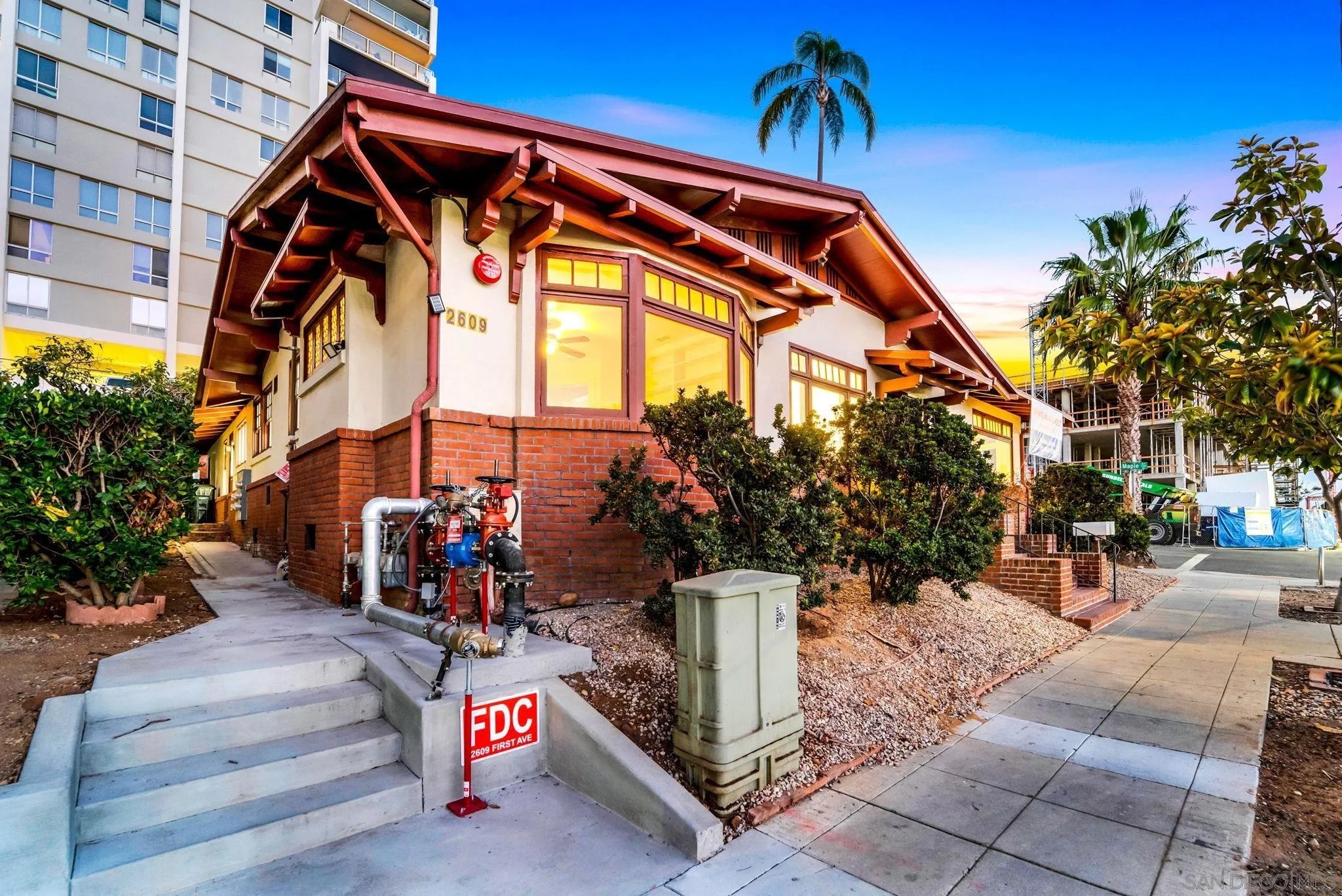 110 Maple St