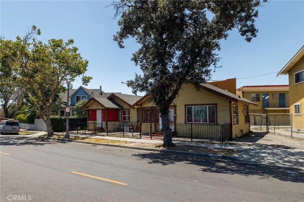 1273 Chestnut
