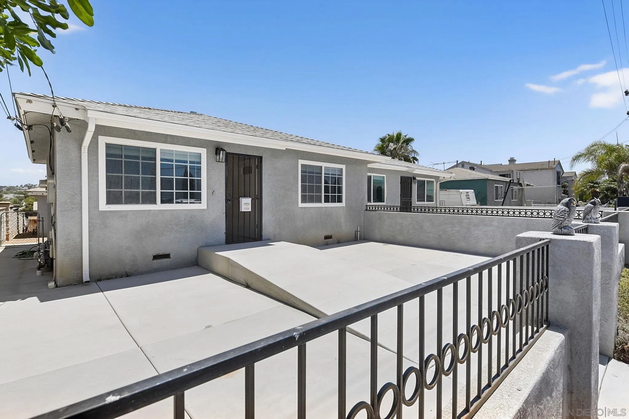 2225-27 Van Ness Ave