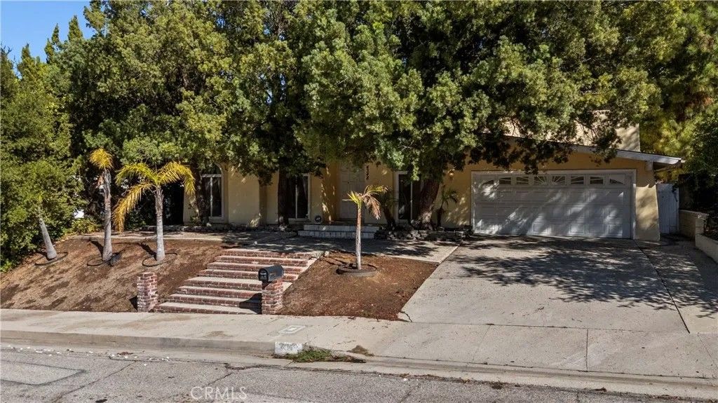 Photo of 4348 Topanga Canyon, Woodland Hills, CA 91364 (MLS # TR25250103)