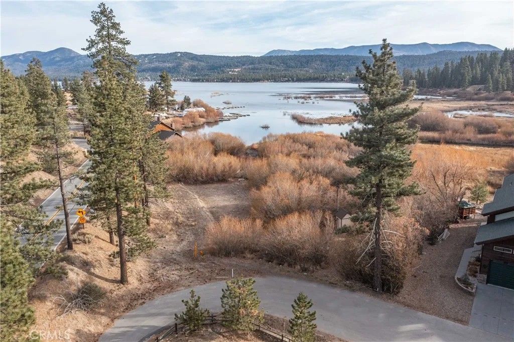 Photo of 39271 Seminole Dr, Fawnskin, CA 92333 (MLS # IG26113000)
