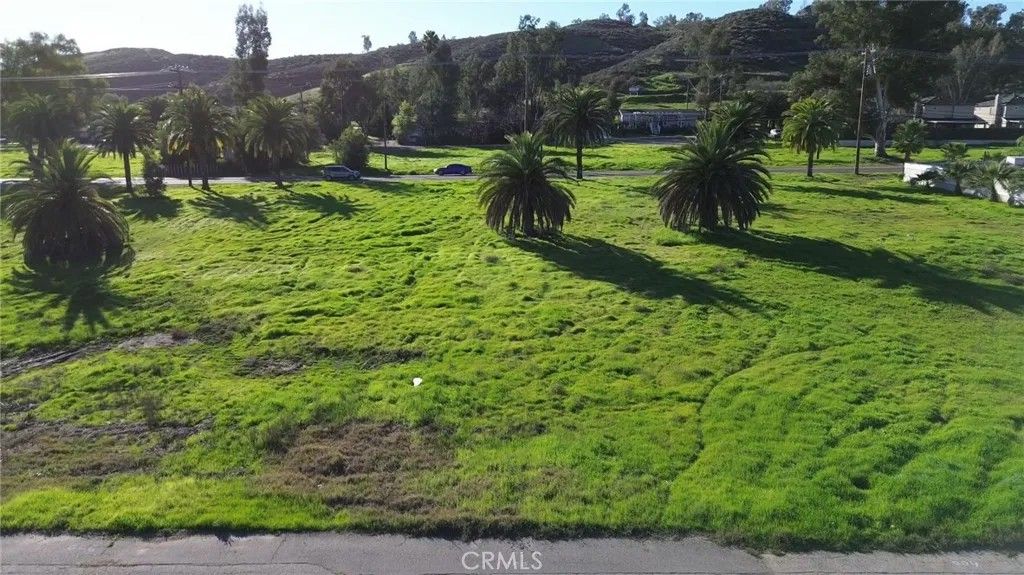 Photo of 0 Shrier, Lake Elsinore, CA 92530 (MLS # SW26008808)