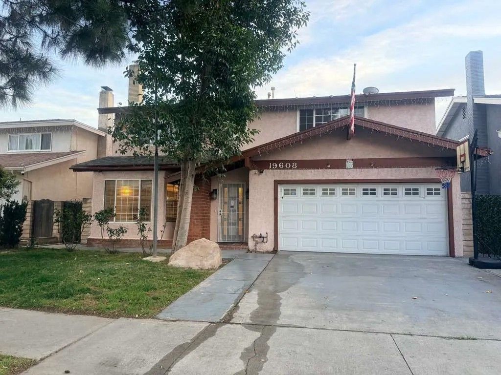 Photo of 19608 Runnymede Street, Reseda, CA 91335 (MLS # SR26014274)