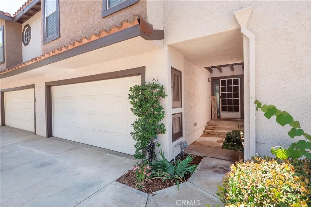 809 Tiverton Court