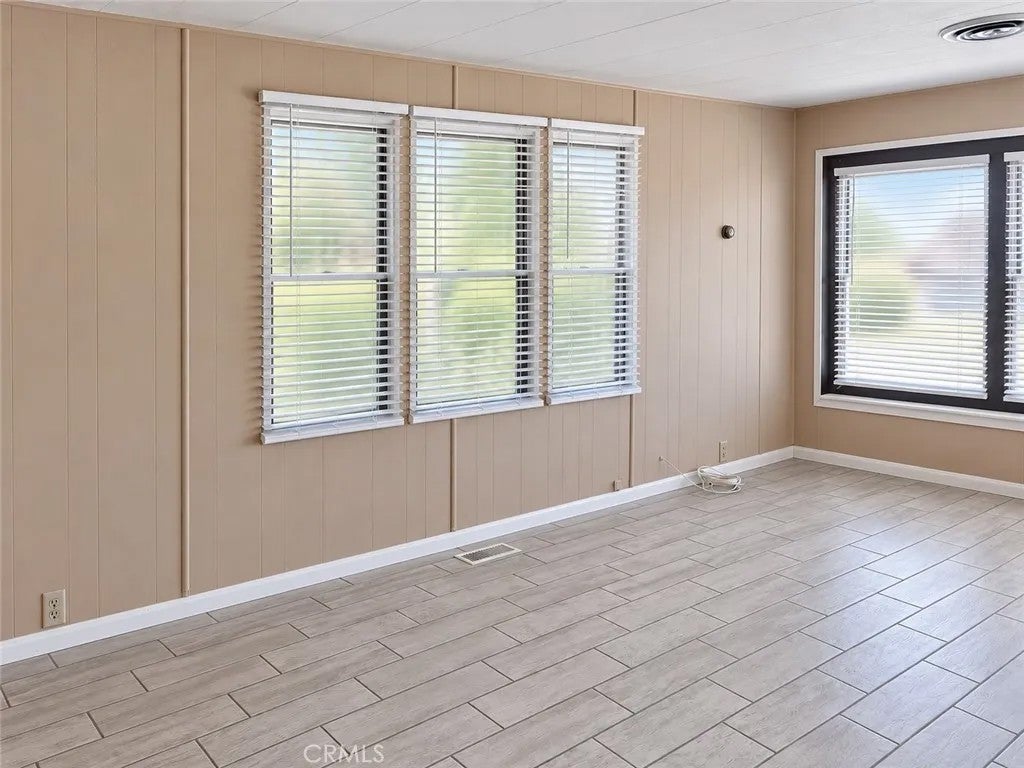 690 Santa Clara