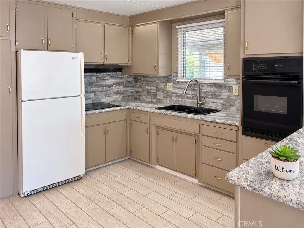 690 Santa Clara
