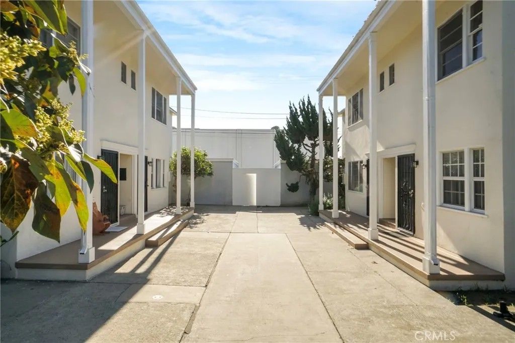 Photo of 12320 Washington Pl, Culver City, CA 90066 (MLS # SB26035678)