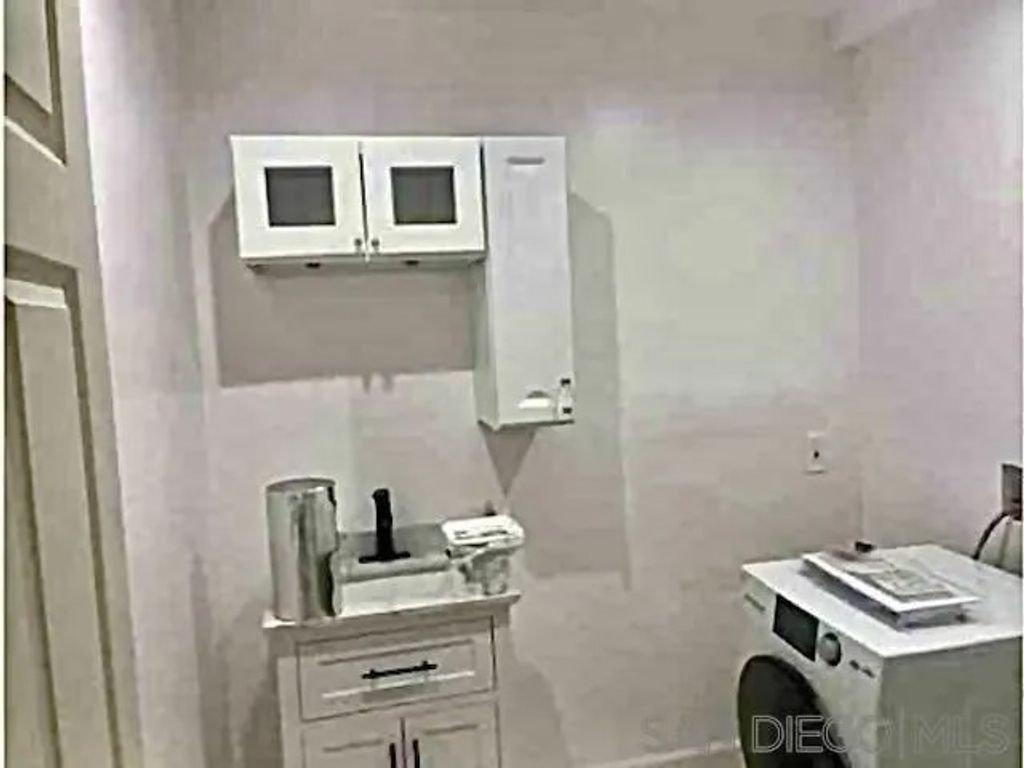 Photo of 829 11th St, Imperial Beach, CA 91932 (MLS # 250045971)