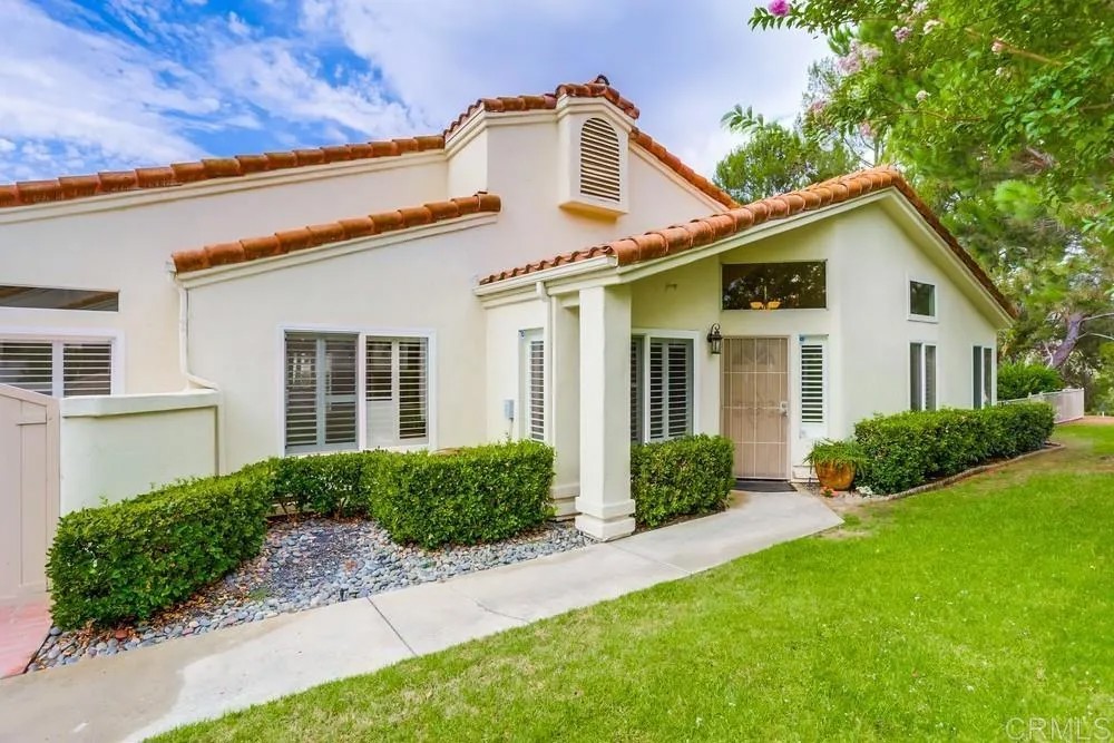 8949 Circle R View Lane
