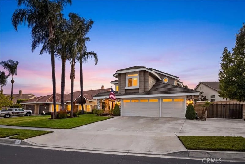 1693 Eastgate