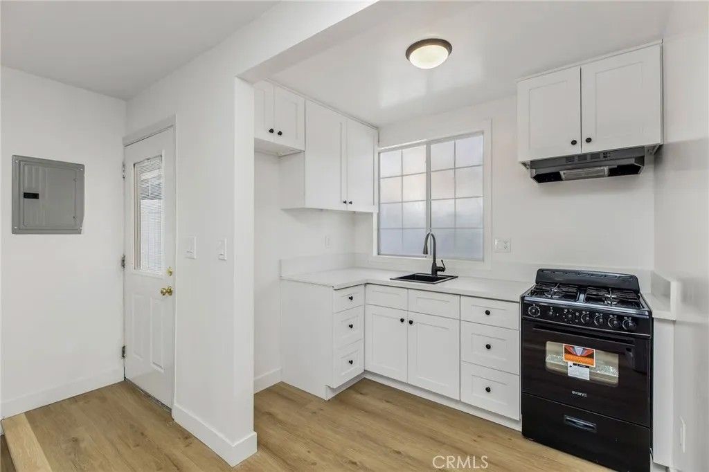 Photo of 16640 Los Alimos Street, Granada Hills, CA 91344 (MLS # SR26077049)