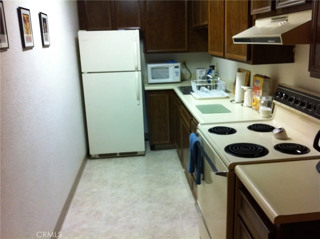 2809 N Los Felices Circle E 207