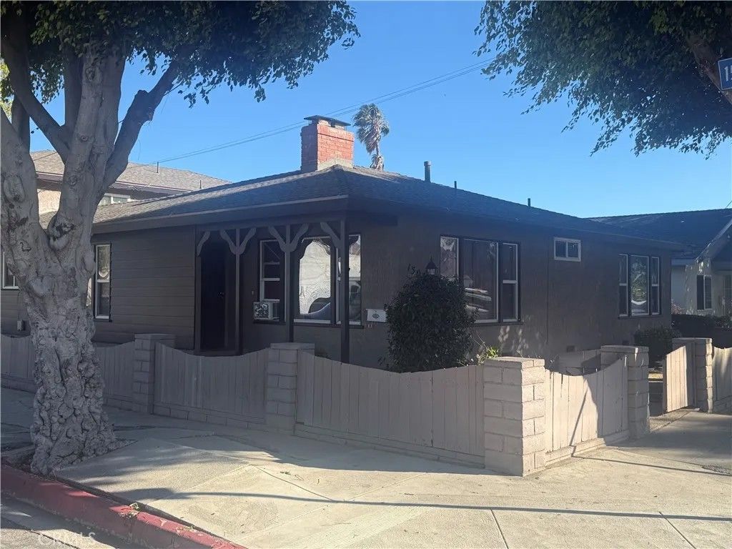 Photo of 1504 S Grand Ave, San Pedro, CA 90731 (MLS # SB26038089)