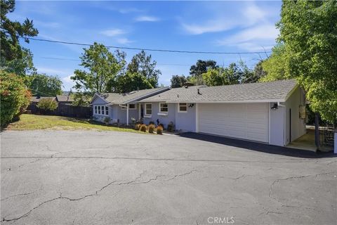 Photo of 4731 Tyrone Avenue, Sherman Oaks, CA 91423 (MLS # SR26043400)