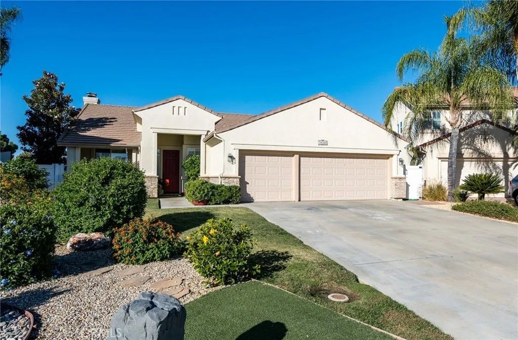 Photo of 38369 Augusta Dr, Murrieta, CA 92563 (MLS # SW25248789)