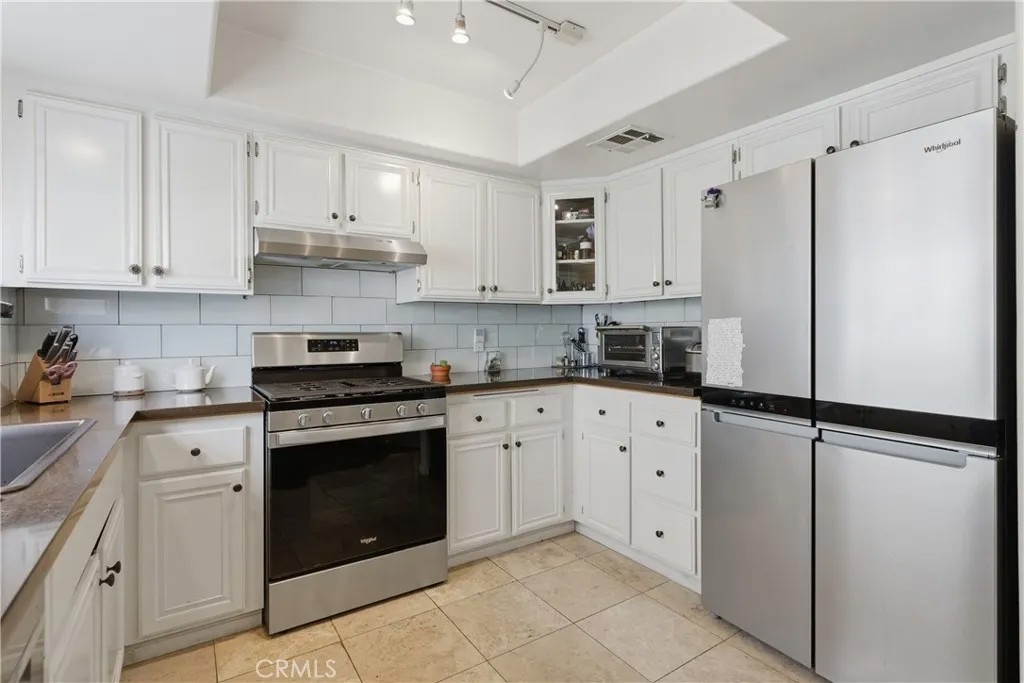 5340 Las Virgenes 11