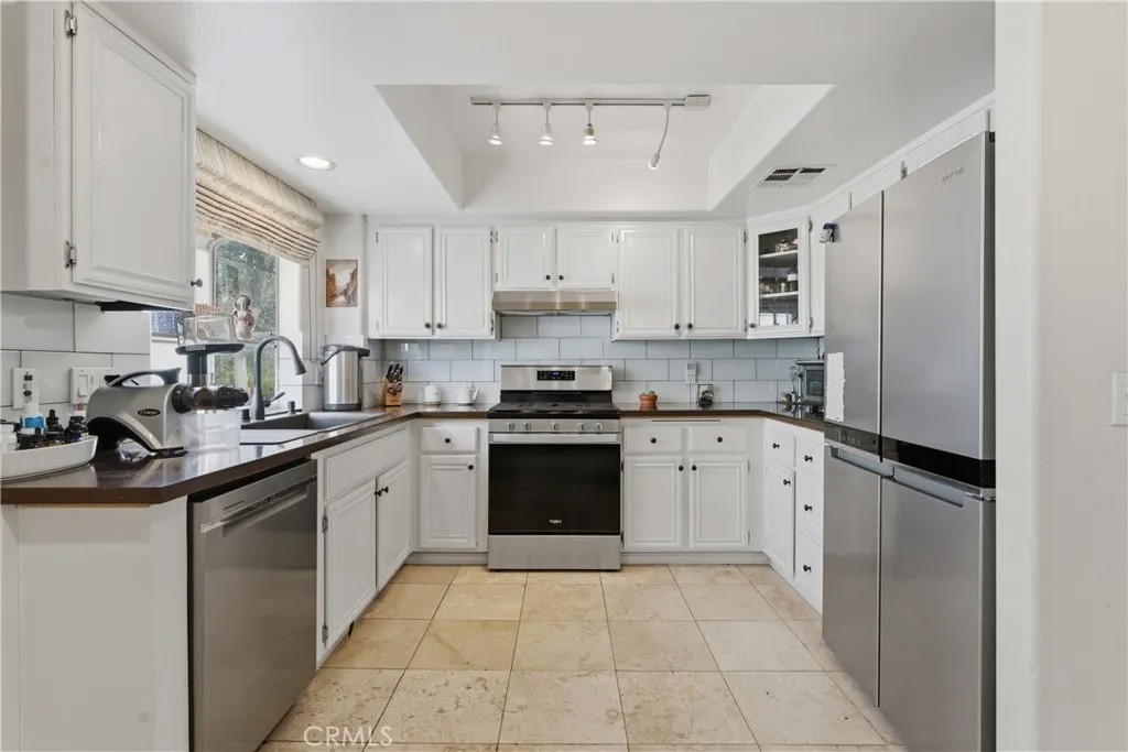 5340 Las Virgenes 11
