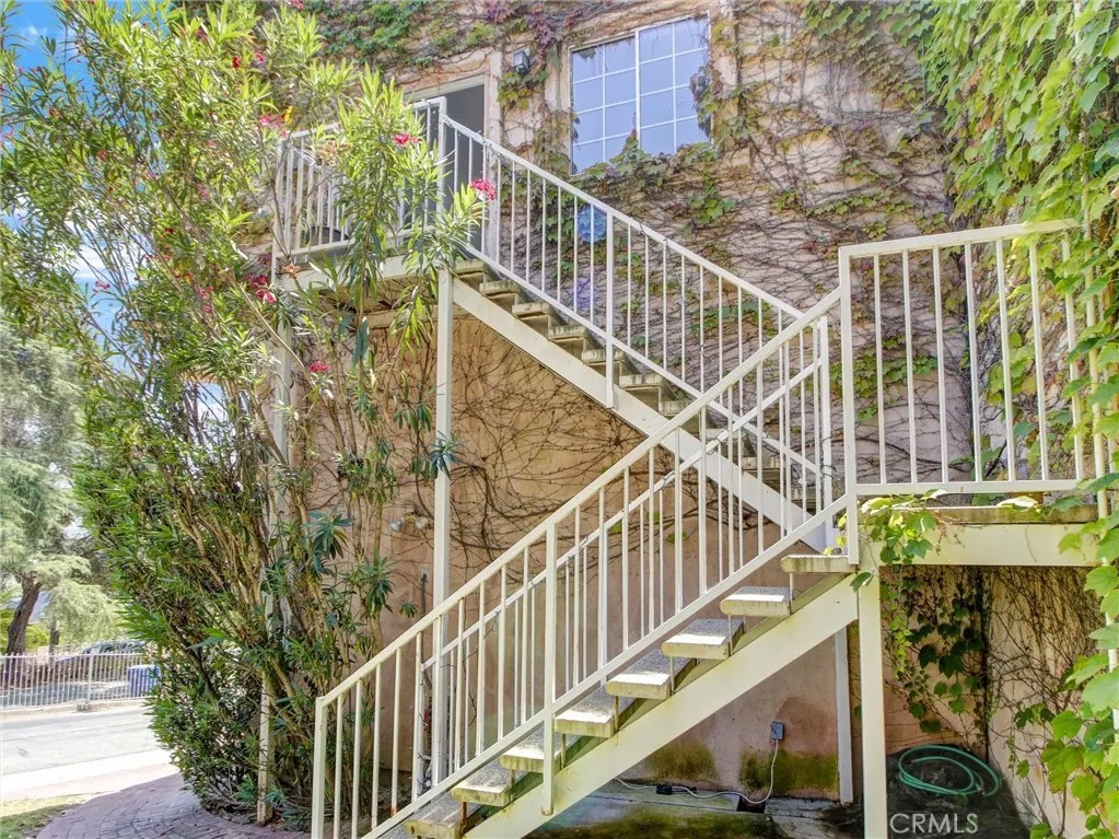 3207 Kenneth Drive