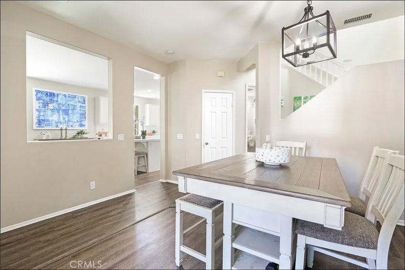 10 Bluff Cove