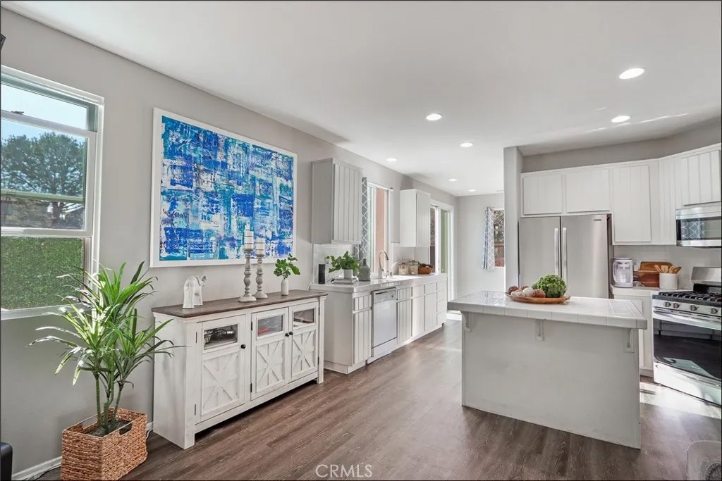 10 Bluff Cove