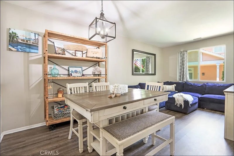 10 Bluff Cove