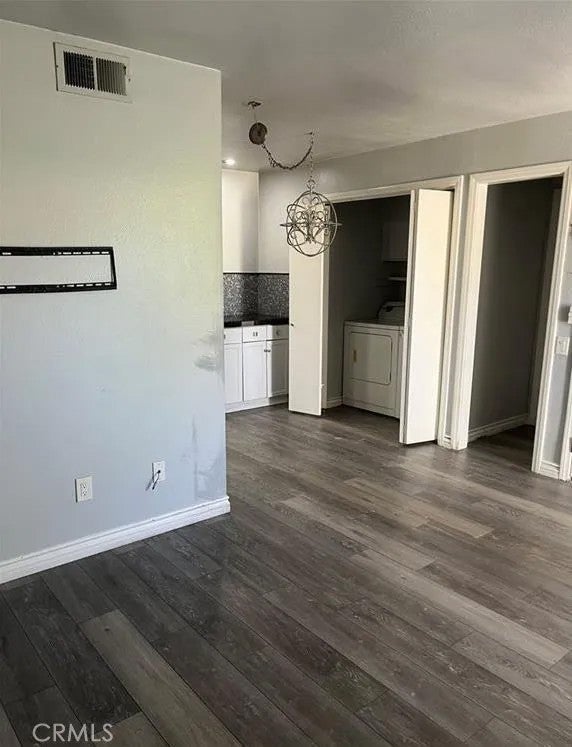1371 Sunflower South