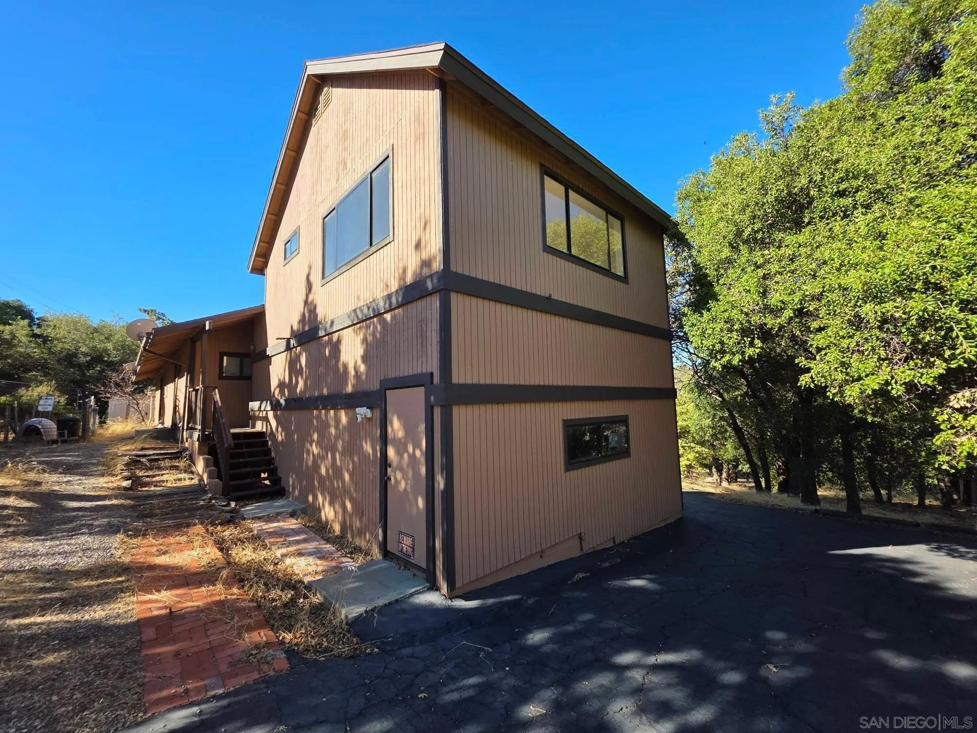 2843 Heliotrope Drive