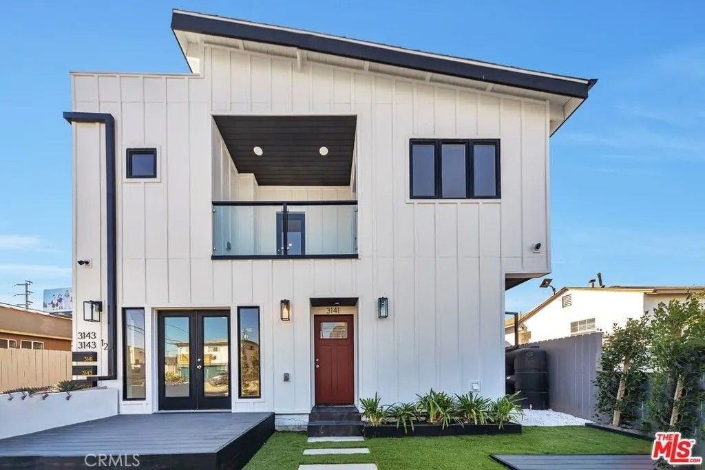 Photo of 3141 S Halm Ave, Los Angeles, CA 90034 (MLS # BB25267085)