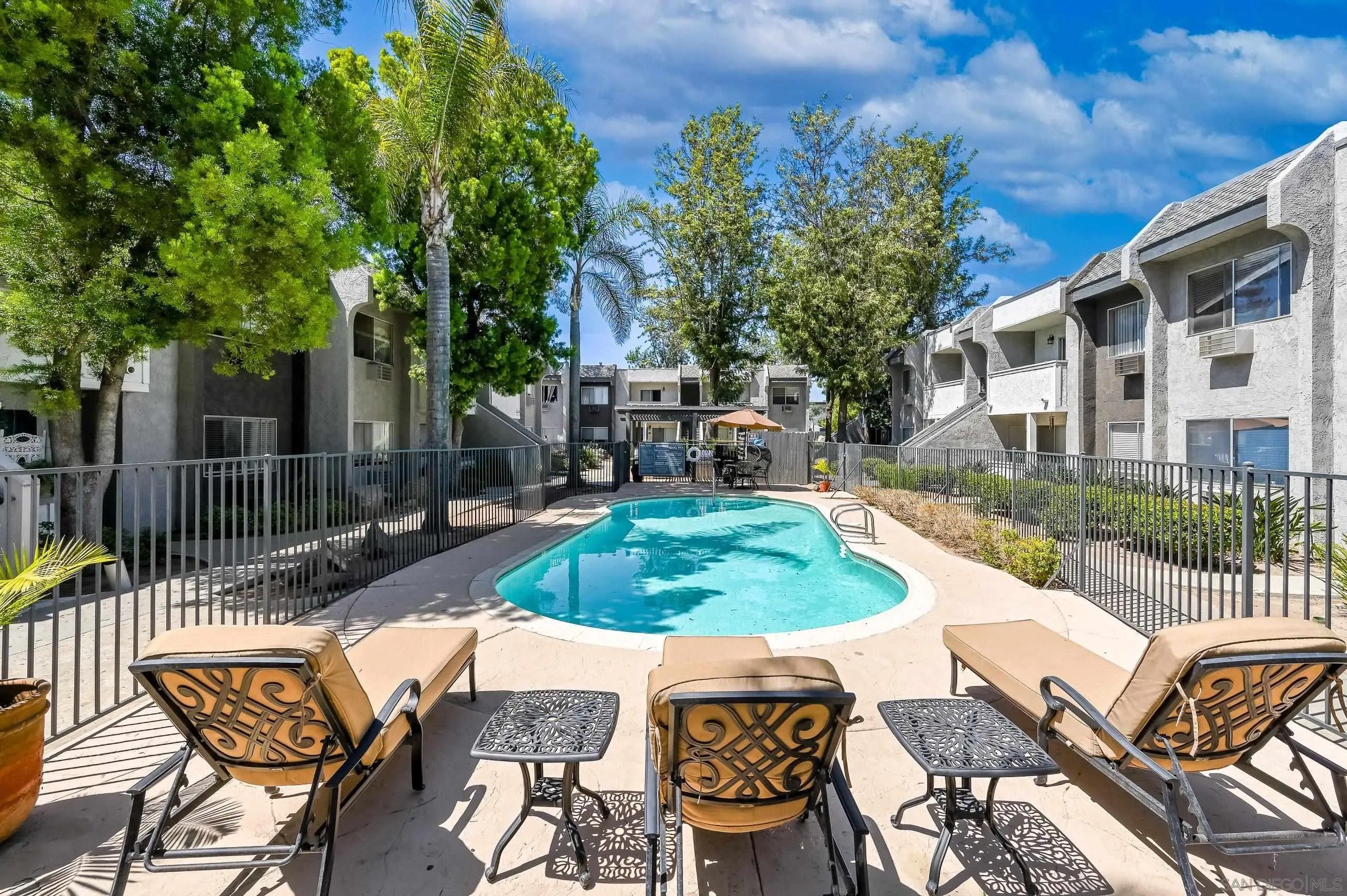 12425 Oak Knoll Road