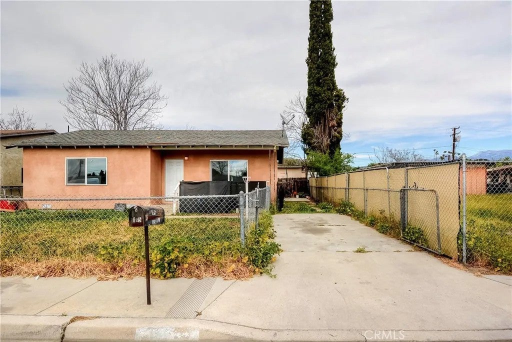 Photo of 185 N Scovell, San Jacinto, CA 92583 (MLS # CV26056103)