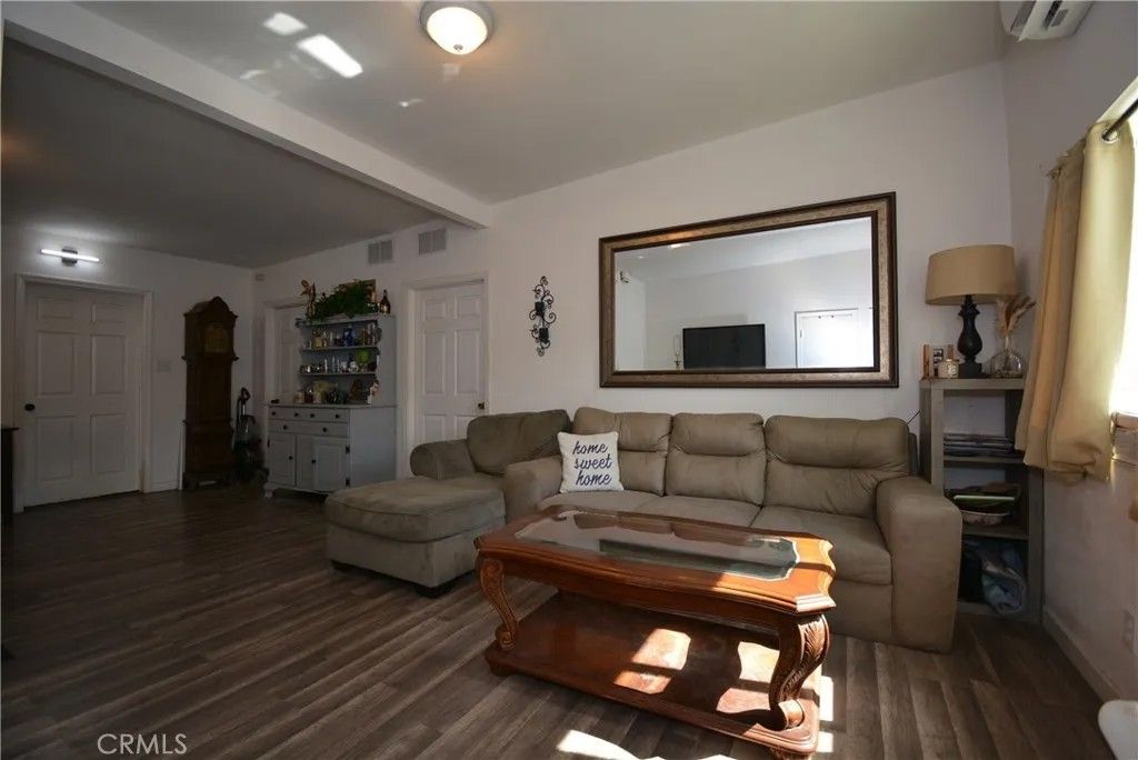 Photo of 185 N Scovell, San Jacinto, CA 92583 (MLS # CV26056103)