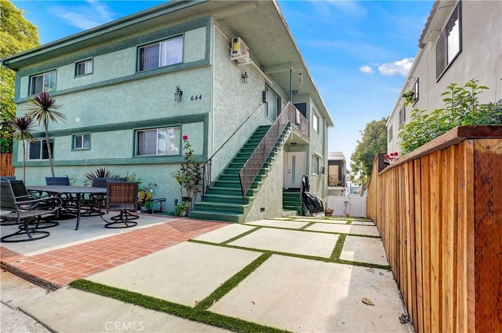 Photo of 644 Pier Avenue #5, Santa Monica, CA 90405 (MLS # IV25267716)