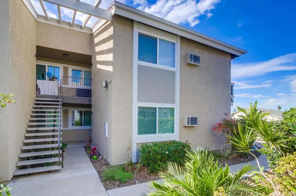 11187 Kelowana Rd 76