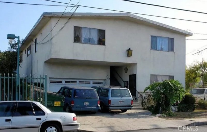 719 E 65th