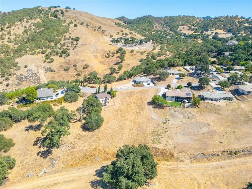Photo of 9850 Bluegill, Paso Robles, CA 93446 (MLS # NS26063937)