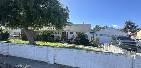 Photo of 1106 Mar Les, Santa Ana, CA 92706 (MLS # SW26037033)