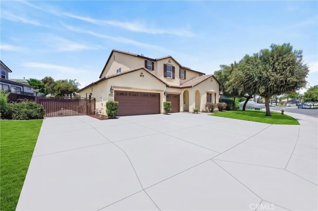 520 Overleaf Way