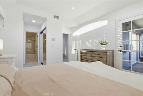 Tiny photo for 260 S Willowcreek Ln, Anaheim, CA 92808 (MLS # TR26059984)