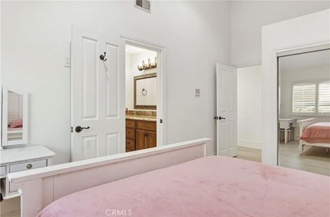 Tiny photo for 260 S Willowcreek Ln, Anaheim, CA 92808 (MLS # TR26059984)