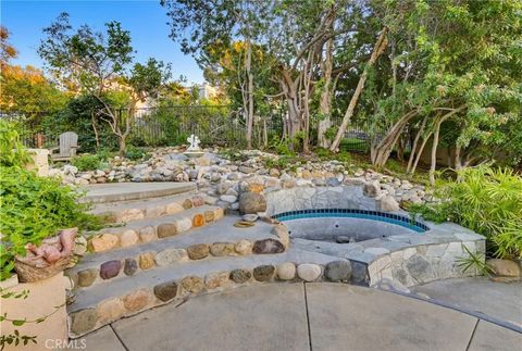 Tiny photo for 260 S Willowcreek Ln, Anaheim, CA 92808 (MLS # TR26059984)