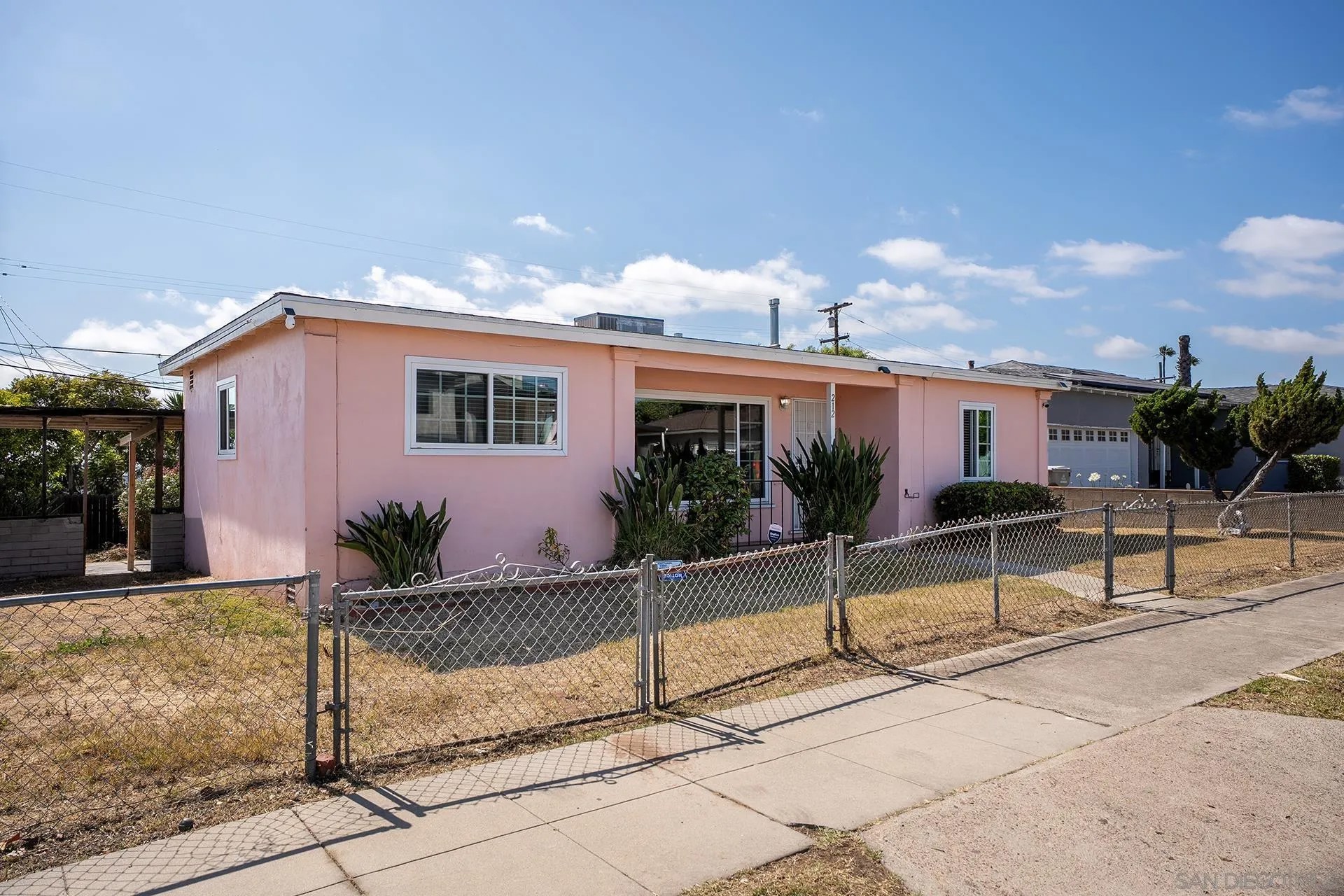 212 Los Alamos Dr
