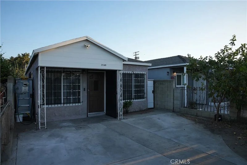 2540 E 127th