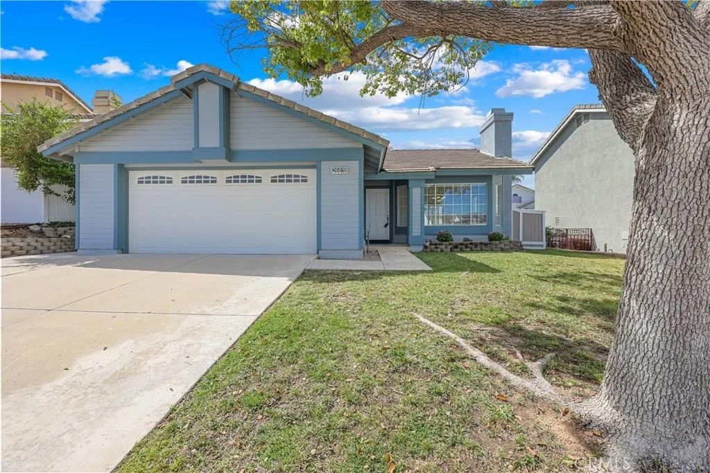 Photo of 26819 Eagle Run Street, Corona, CA 92883 (MLS # LG26057110)