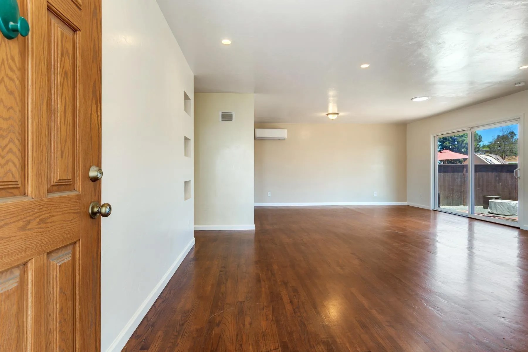 2533 Calle Tres Lomas
