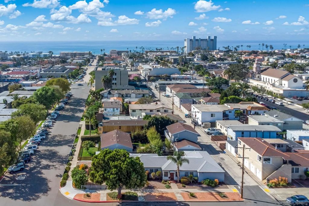 Photo of 4652-64 Dawes St, San Diego, CA 92109 (MLS # 260003494)