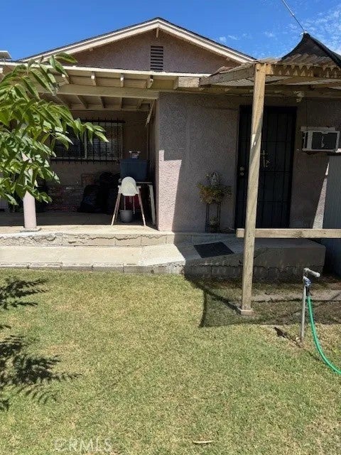 588 N Pico Avenue